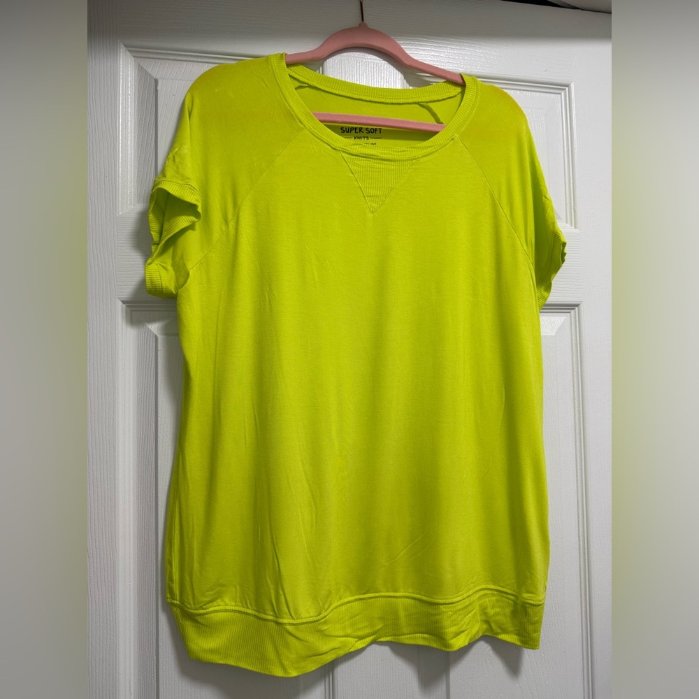 Torrid Bright Yellow/Green Short Sleeve Top Size 0